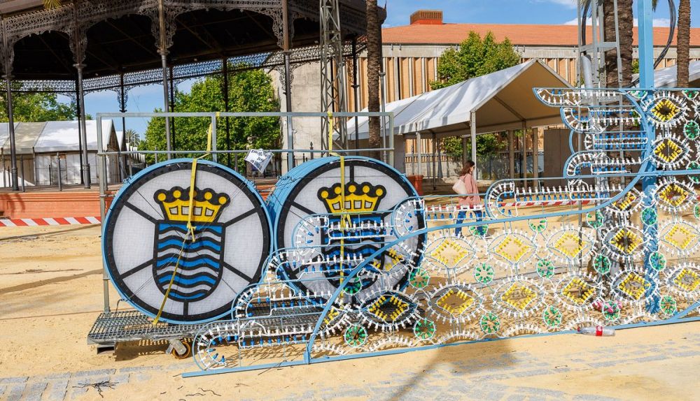 Escudos de los nuevos arcos de la Feria de Jerez / @La Voz del Sur